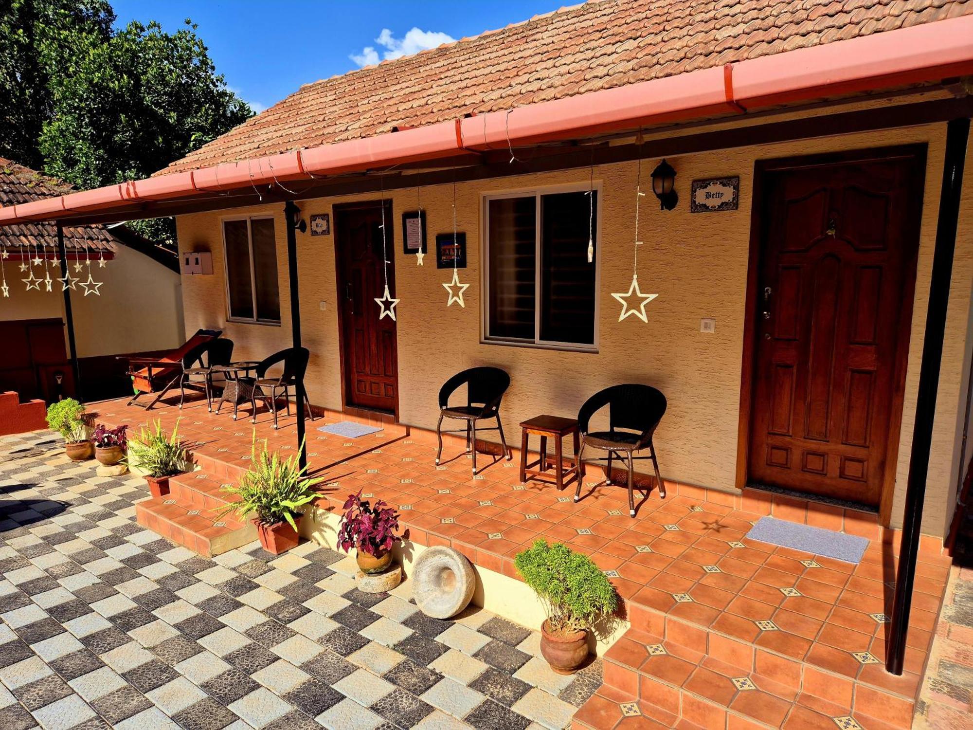 Sunny Smiles Homestay Mangaluru Exterior foto